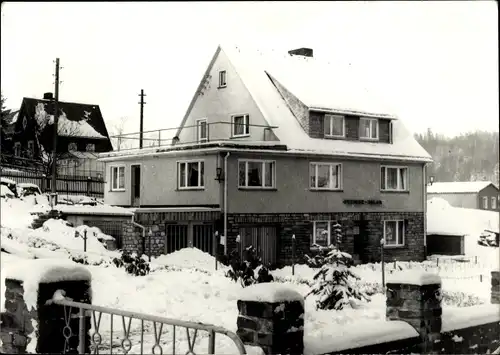 Ak Radeburg in Sachsen, Wohnhaus im Schnee