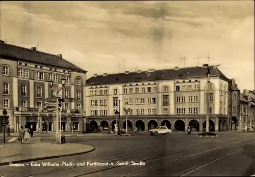 Ak Dessau in Sachsen Anhalt, Ecke Wilhelm-Pieck- und Ferdinand-von-Schill-Straße