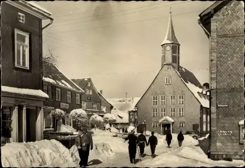 Ak Schmiedefeld am Rennsteig Suhl Thüringen, Karl-Marx-Straße im Schnee