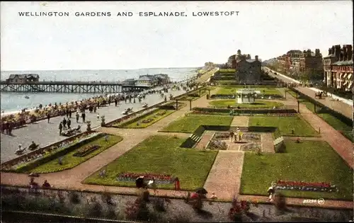 Ak Lowestoft Suffolk England, Wellington Gardens and Esplanade
