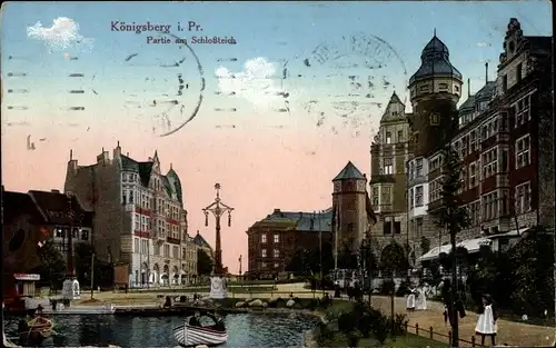 Ak Kaliningrad Königsberg Ostpreußen, Partie am Schlossteich, Ruderboot, Häuserfassaden