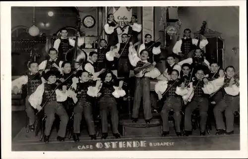 Ak Budapest Ungarn, Café Ostende, Musikergruppe, Streicher