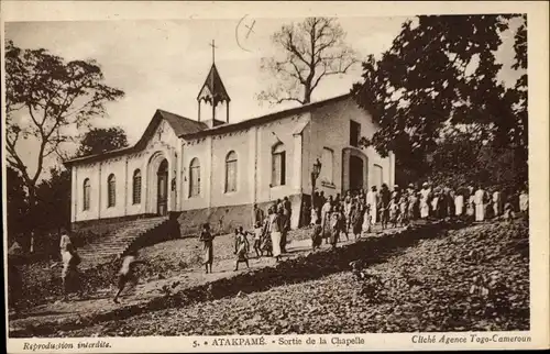 Ak Atakpamé Togo, Sortie de la Chapelle