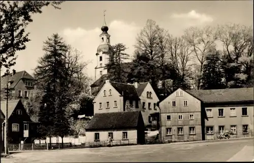 Ak Großröhrsdorf in Sachsen, Partie im Ort, Glockenturm