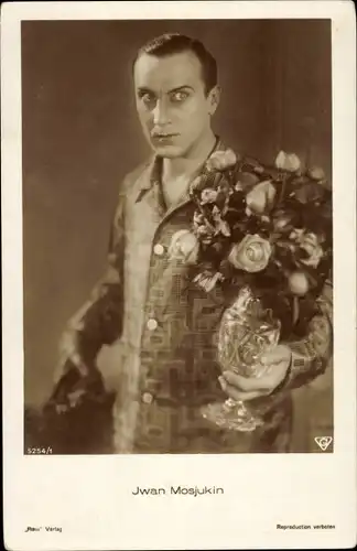 Ak Schauspieler Iwan Mosjukin, Portrait, Blumen