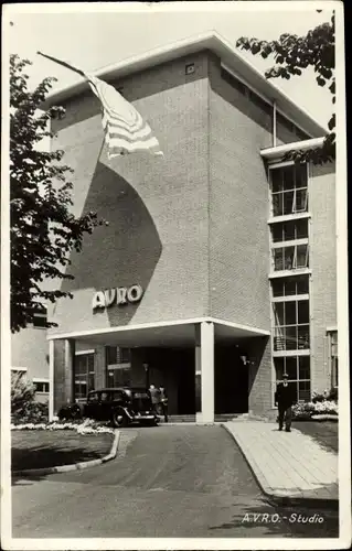 Ak Hilversum Nordholland Niederlande, A.V.R.O.-Studio, Hoofdingang