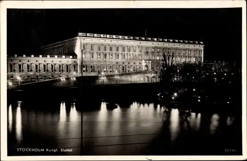 Ak Stockholm Schweden, Kungl. Slottet, Schloss, Nachtbeleuchtung