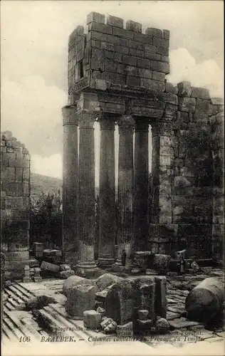 Ak Baalbek Libanon, Colonnes cannelces du Pronaos du Temple