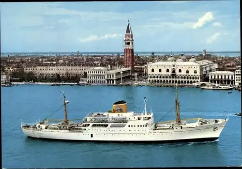 Ak Venezia Venedig Veneto, Motonavi Bernina-Stelvio-Brennero, Blick zum Ort über das Wasser, Schiff