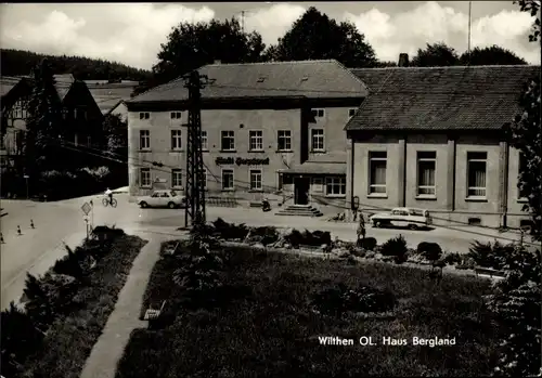 Ak Wilthen in der Oberlausitz, Haus Bergland, Gartenanlage, Autos