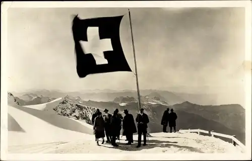 Ak Kanton Bern, Jungfraujoch, Landesfahne auf dem Gipfel, Besucher