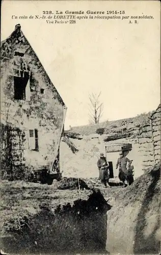 Ak Notre Dame de Lorette Pas de Calais, Un coin apres la reoccupation par nos soldats, I WK