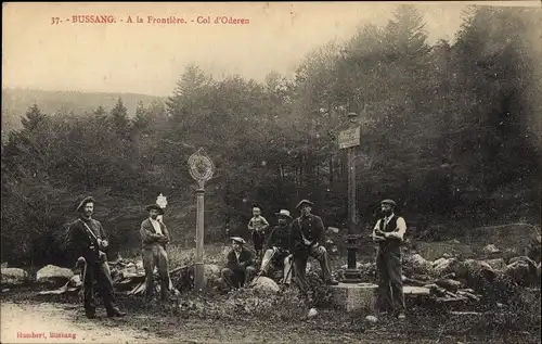 Ak Bussang Vosges, A la Frontiere, Col d'Oderen