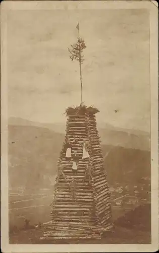 Foto Ak Frankreich, Saint Jean, Holz-Turm, 1921