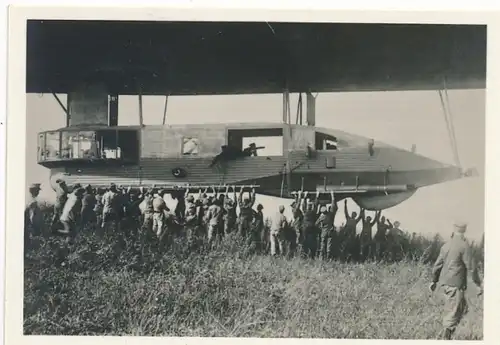 Sammelbild Zeppelin-Weltfahrten Bild 46 Kriegs-Luftschiffe, Führergondel Armee-Luftschiff, 1917