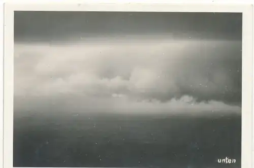 Sammelbild Zeppelin-Weltfahrten Bild 204, Süd-Amerika-Fahrt, abziehende Hagelbö über dem Rhone-Tal