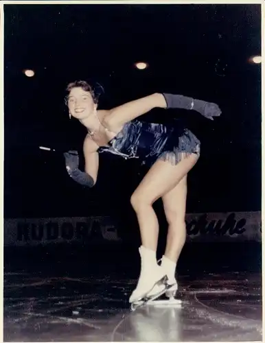 Foto Eiskunstläuferin auf dem Eis, Portrait