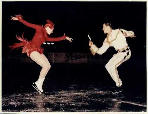 Foto Eiskunstläufer in Kostümen, Paarlauf, Portrait