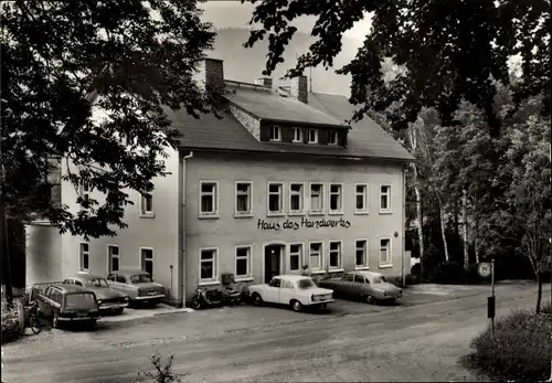 Ak Holzhau Rechenberg Bienenmühle Erzgebirge, Haus des Handwerks, Autos