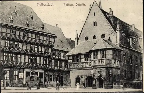 Ak Halberstadt in Sachsen Anhalt, Rathaus, Ostseite