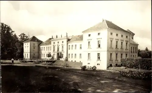 Ak Rheinsberg in der Mark, Sanatorium Helmut Lehmann, Außenansicht