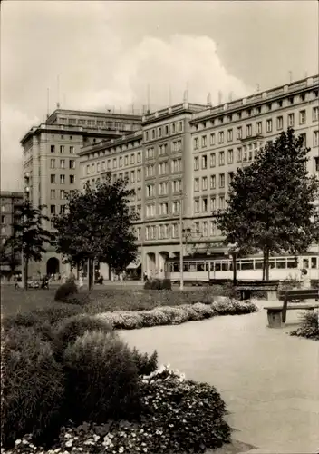 Ak Magdeburg an der Elbe, Wilhelm Pieck Allee, Straßenbahn