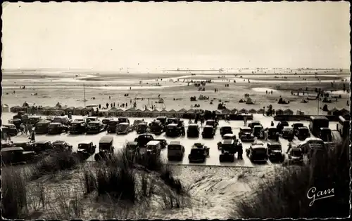 Ak Stella Plage Pas de Calais, Vue generale de la Digue et la Plage, Autos