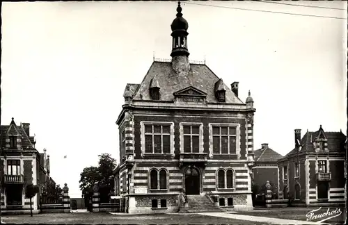 Ak Vendin le Vieil Pas de Calais, La Mairie et les Ecoles