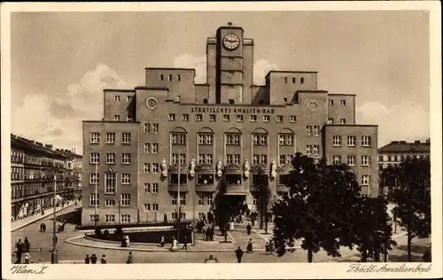 Ak Wien 10, Blick aufs städtische Amalienbad,Menschen