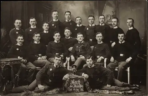 Foto Ak Deutsche Soldaten in Uniformen, Gruppenaufnahme 1914