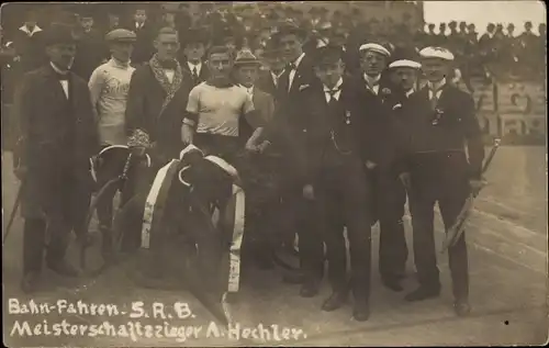 Foto Ak Bahnfahren SRB, Meisterschaftssieger A. Hechler, Radrennfahrer