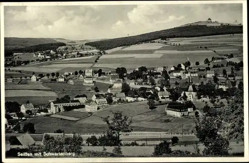 Ak Seiffen im Erzgebirge, Panorama mit Schwartenberg