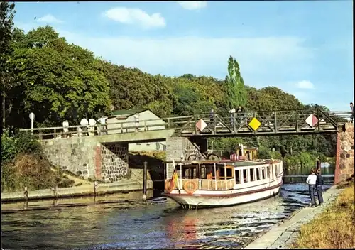 Ak Malchow in Mecklenburg, Lenzer Kanal mit Brücke, Gaststätte Lenzer Krug