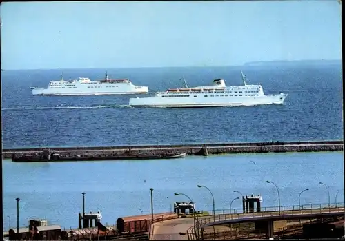 Ak Sassnitz auf Rügen, Begegnung der schwedischen Fahrschiffe