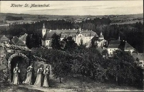 Ak Ostritz in der Oberlausitz, Kloster Sankt Marienthal, Nonnen