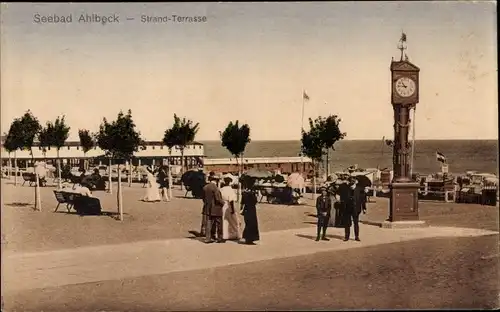Ak Ostseebad Ahlbeck Heringsdorf auf Usedom, Strand-Terrasse, Promenade, Uhr