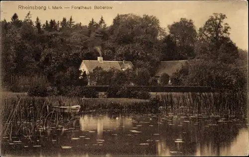 Ak Rheinsberg in der Mark, Forsthaus Boberow, Ruderboot