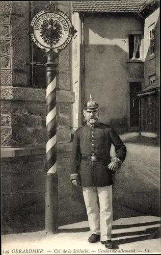 Ak Gérardmer Lothringen Vosges, Col de la Schlucht, Gendarme Allemand, Frontiere