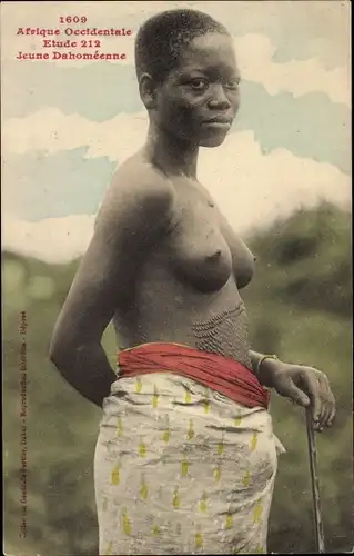 Ak Dahomey Benin, Barbusige Frau mit Schmucknarben