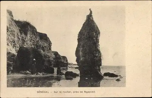 Ak Senegal, Sur le rocher, Ngazobil