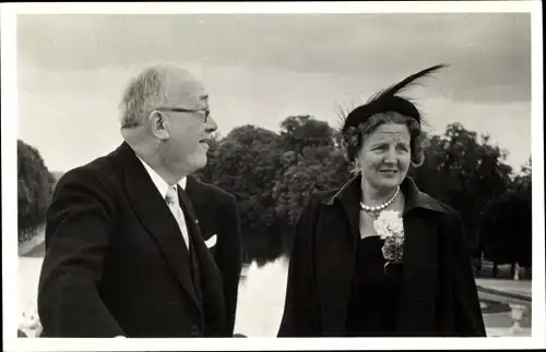 Ak Juliana der Niederlande mit Französischem Präsident Vincent Auriol, 1950