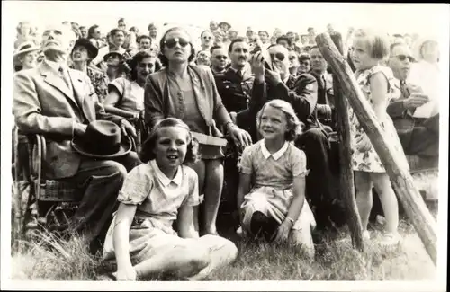 Ak Niederländisches Königshaus, Prinzessin Juliana mit Familie, Soesterberg 1948