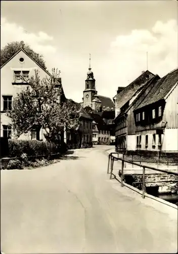 Ak Oederan in Sachsen, Dorfstraße mit Kirche