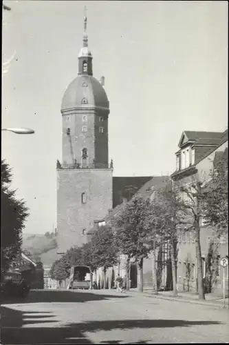 Foto Ak Annaberg Buchholz im Erzgebirge, Kirche, Straßenpartie