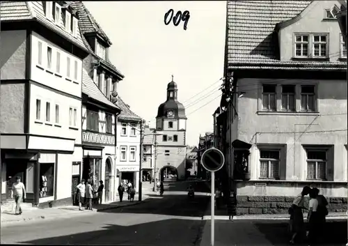 Foto Waltershausen in Thüringen, Stadtpartie, Passanten