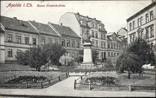 Ak Apolda in Thüringen, Kaiser Friedrich Platz mit Denkmal, Konsumverein