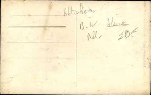 Foto Ak Altenheim Neuried in Baden, Straßenpartie, Häuser