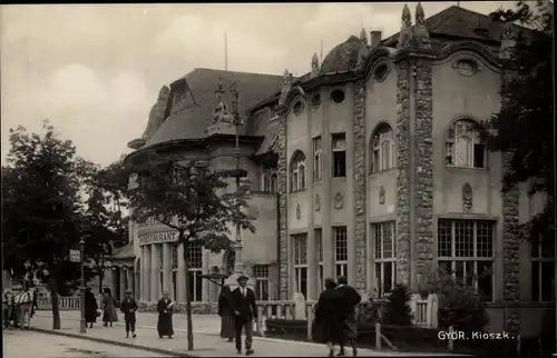 Ak Győr Ráb Raab Ungarn, Kioszk, Restaurant, Straßenpartie