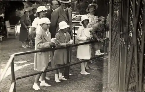 Foto Ak Adel Belgien, Besuch der belgischen Königskinder in den Niederlanden 1935