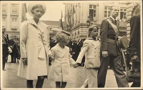 Foto Ak Adel Belgien, Prinz, Prinzessinnen